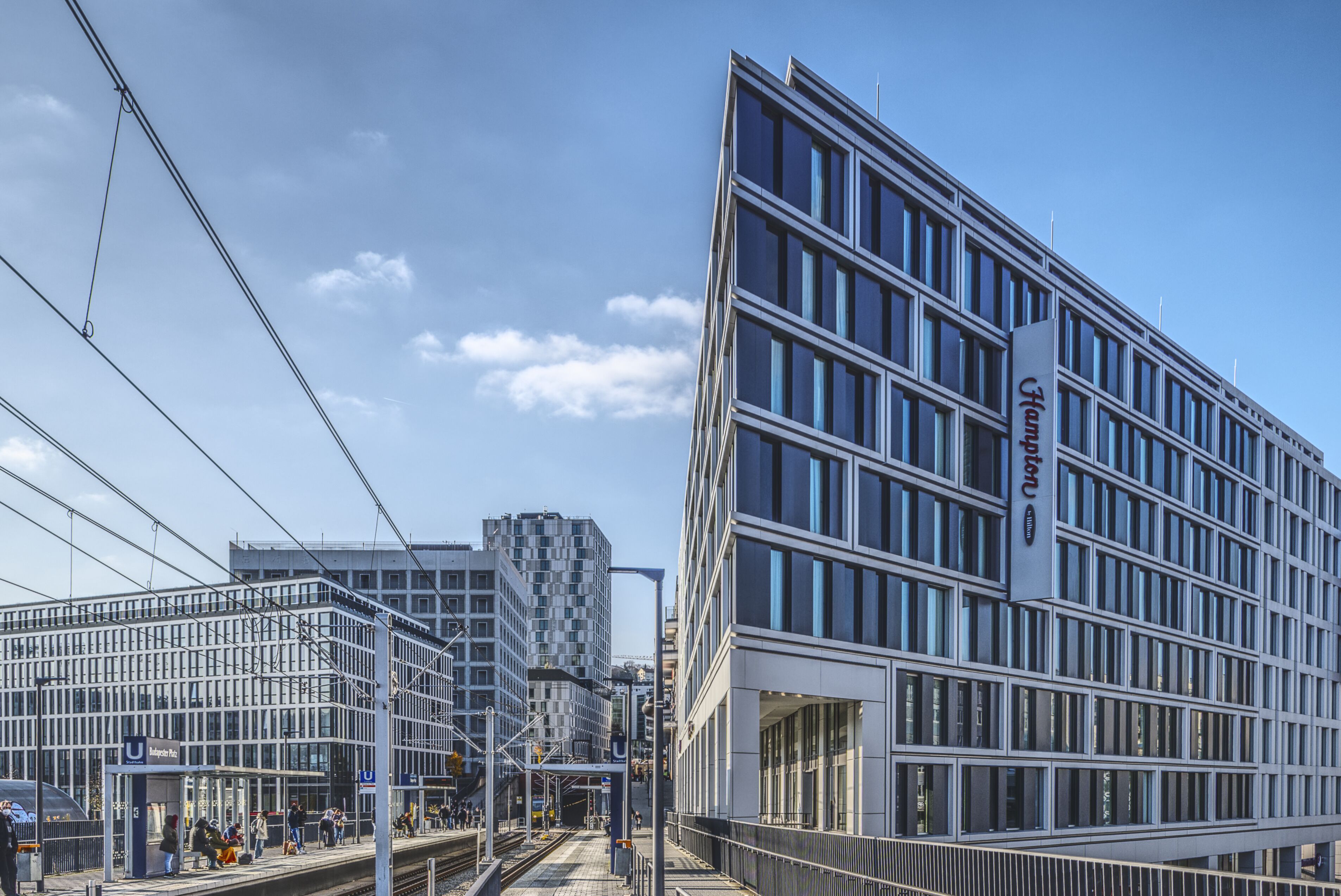 Photo - Hampton by Hilton Stuttgart City Centre