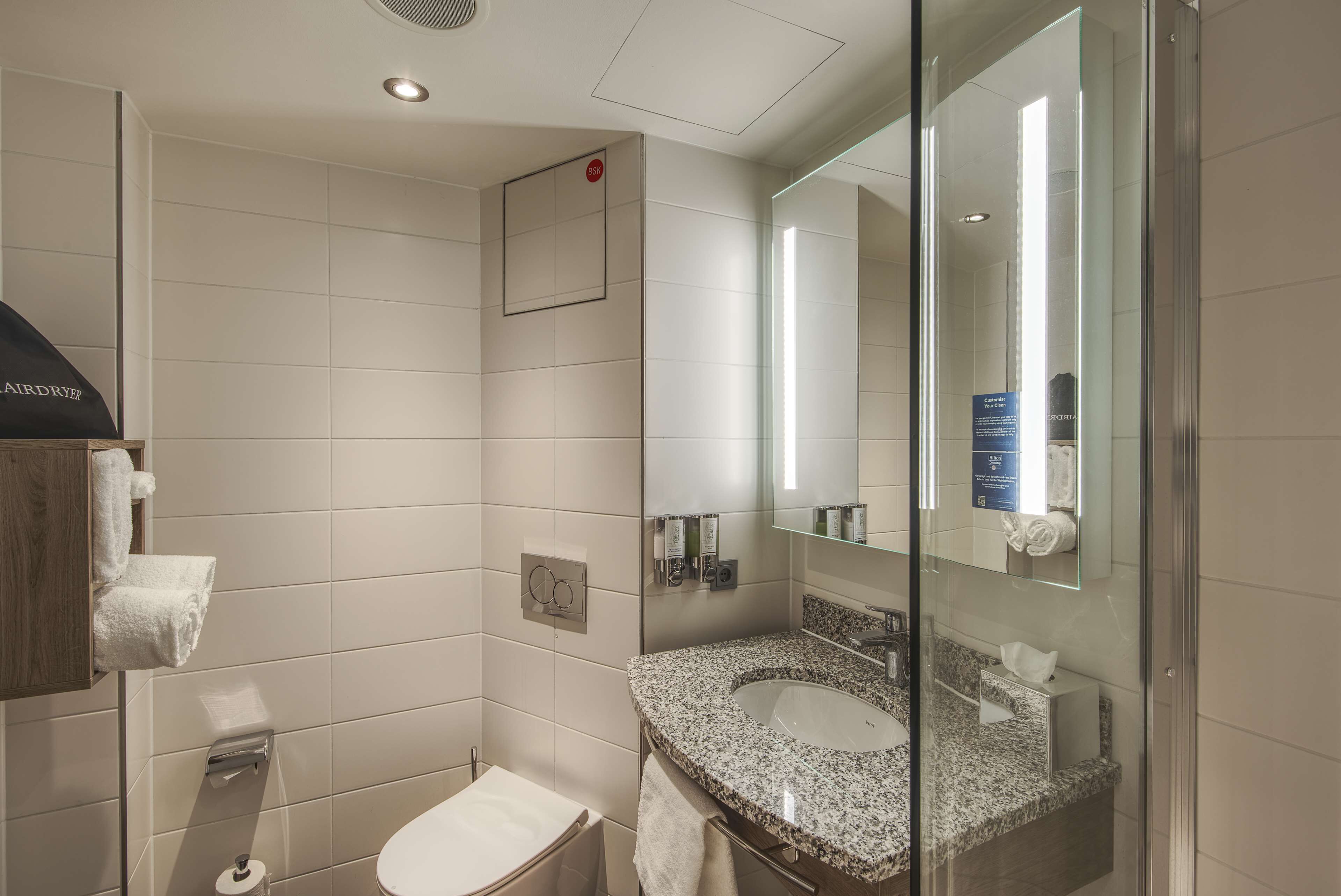 Photo - Hampton by Hilton Stuttgart City Centre