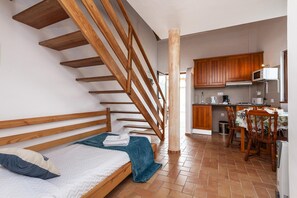 Room - H - Monte Clerigo Beach Studio in Montes de Praias Guesthouse in Aljezur (Aljezur)