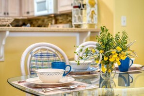 Condo, Multiple Beds (Mermaid Beach House) | Private kitchen