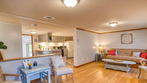 Maison, Plusieurs lits (Sunset Canal Cottage) | Salle de séjour