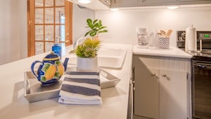 Maison, Plusieurs lits (Sunset Canal Cottage) | Cuisine privée