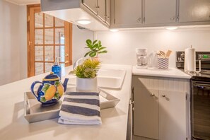 House, Multiple Beds (Sunset Canal Cottage) | Private kitchen - Sunset Canal Cottage (St. Augustine)