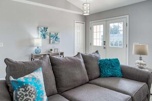 Living room - Sunburst Shore (St. Augustine)