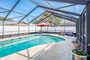 Talo, useita sänkyjä (Sunburst Shore) | Uima-allas