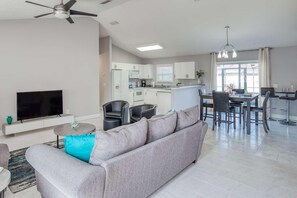 Living room - Sunburst Shore (St. Augustine)