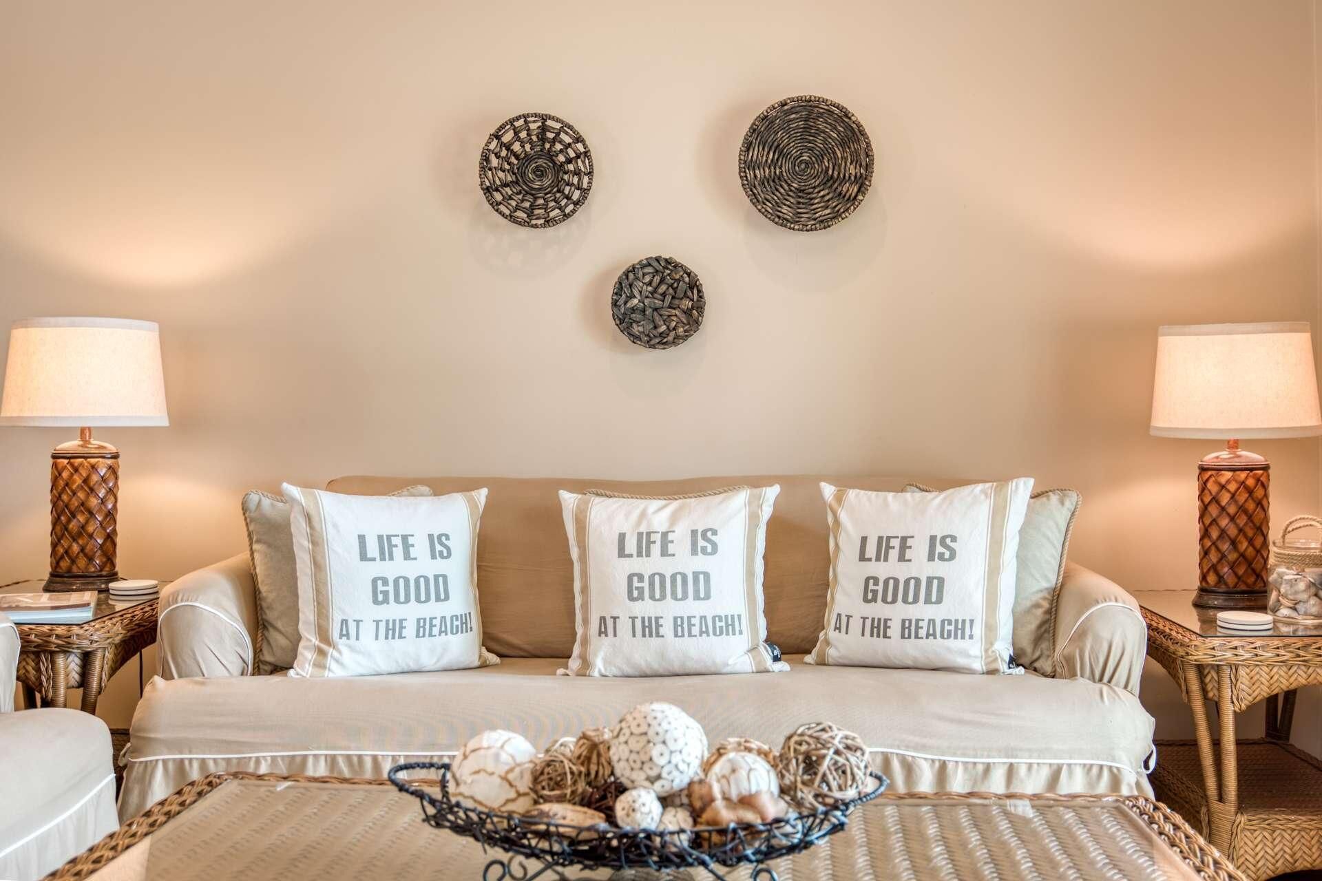 Condo, Multiple Beds (Way Down in Kokomo) | Living room | Toys, books