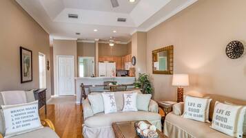 Condo, Multiple Beds (Way Down in Kokomo) | Living room | Toys, books