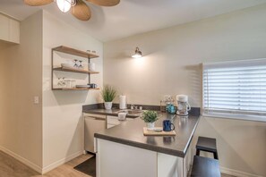 Apartment, 1 Queen Bed (Sparrow's Nest) | Private kitchen - Sparrow's Nest (St. Augustine)