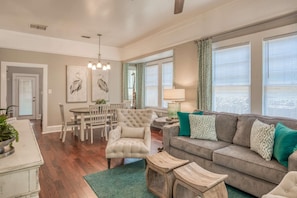 House, Multiple Beds (Happy Bungalow) | Living room