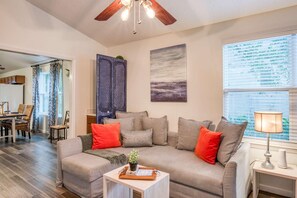 House, Multiple Beds (Ancient Oak Cottage) | Living room