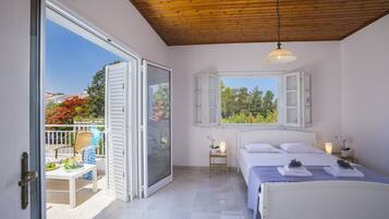 2 bedrooms, laptop workspace, WiFi, bed sheets