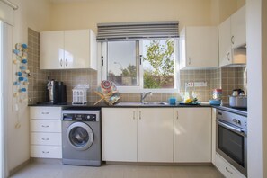 Microwave, oven, stovetop - At Last You can Rent the Perfect Luxury Villa Close to all the Action, Protaras Villa 1433 (Paralimni)