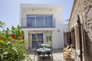 Balcony - At Last You can Rent the Perfect Holiday Home in Paphos, Paphos Villa 1415 (Mesogi)