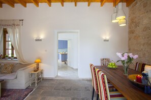 2 bedrooms, laptop workspace, free WiFi, bed sheets