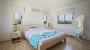 3 makuuhuonetta, kannettavalle tietokoneelle sopiva työtila