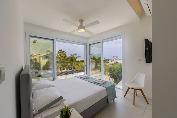 3 bedrooms, laptop workspace, iron/ironing board, WiFi - Imagine Your Family Renting This Luxury Contemporary Style Villa in Protaras, Protaras Villa 1487 (Paralimni)