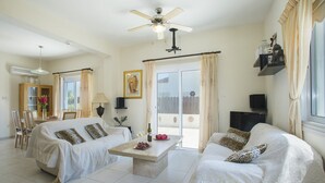 3 bedrooms, laptop workspace, WiFi, bed sheets