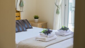 3 bedrooms, laptop workspace, WiFi, bed sheets