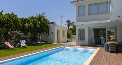 Picture Renting Your 5 Star Villa With Beautiful Private Pool, Larnaca Villa 1397