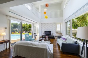 Villa (4 Bedrooms) | Property amenity