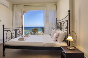 2 bedrooms, laptop workspace, free WiFi, bed sheets