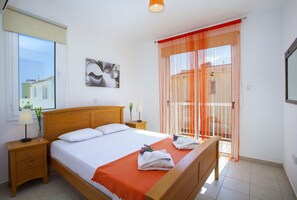 3 habitaciones y espacio para trabajar con laptop