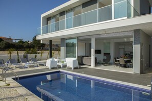 Villa (3 Bedrooms) | Front of property