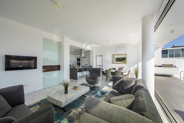 Villa (3 Bedrooms) | Property amenity