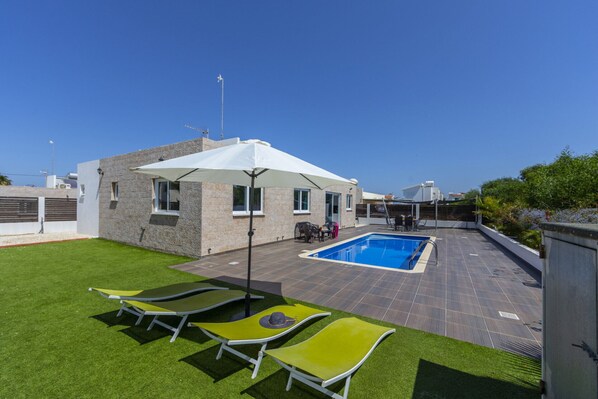 Villa (3 Bedrooms) | Front of property