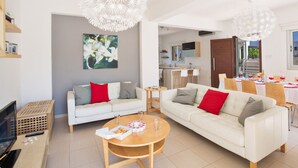 TV - How to Rent Your Own Villa With Private Pool, Protaras Villa 1509 (Paralimni)