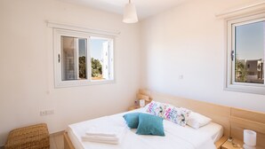 3 bedrooms, laptop workspace, WiFi, bed sheets - How to Rent Your Own Villa With Private Pool, Protaras Villa 1509 (Paralimni)