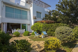 Apartment (3 Bedrooms) | Property amenity - Dream Beachfront Haven: Protaras Apartment 1450 (Paralimni)