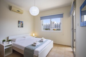 3 habitaciones y espacio para trabajar con laptop 