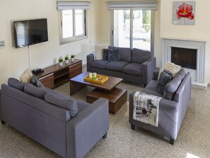 Villa (4 Bedrooms) | Servicio de la propiedad