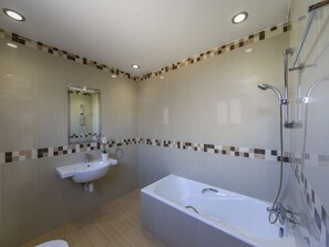 Villa (4 Bedrooms) | Ausstattung der Unterkunft