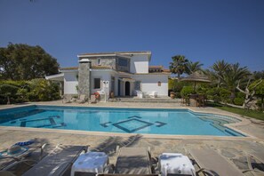 Villa (5 Bedrooms) | Property amenity