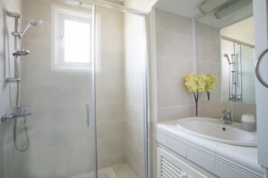 Villa (5 Bedrooms) | Property amenity - Fantastic Private Pool, Protaras Villa 1534 (Ayia Napa)