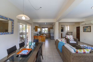 3 bedrooms, laptop workspace, free WiFi, bed sheets