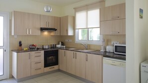Microwave, oven, stovetop - Imagine You and Your Family Renting This Luxury Villa Minutes From the Beach, Protaras Villa 1456 (Paralimni)
