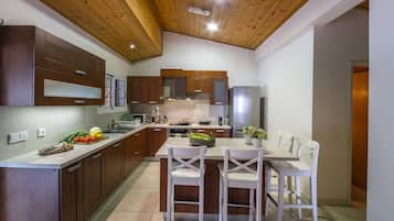 Villa (3 Bedrooms) | Kemudahan hartanah