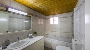 Villa (3 Bedrooms) | Kemudahan hartanah