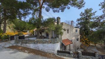 Villa (3 Bedrooms) | Property amenity