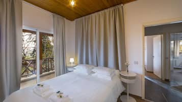3 bedrooms, laptop workspace, iron/ironing board, free WiFi
