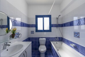 Bathroom - Picture Renting Your 5 Star Villa Located in Pernera With Beautiful Private Pool, Protaras Villa 1468 (Paralimni)