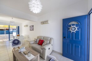 Living room - Picture Renting Your 5 Star Villa Located in Pernera With Beautiful Private Pool, Protaras Villa 1468 (Paralimni)