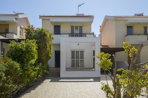 Villa (3 Bedrooms) | Property amenity