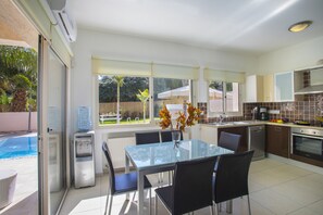 Vila (3 Bedrooms) | Fasilitas properti