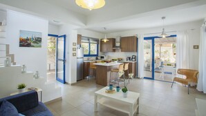 Living room - How to Rent Your Own Villa in Protaras Close to the Beach, Protaras Villa 1427 (Paralimni)