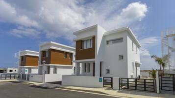 Villa (3 Bedrooms) | Property amenity